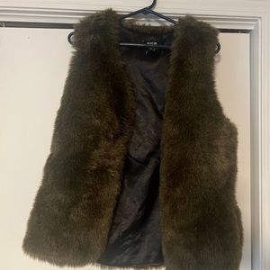 Faux fur vest - size medium, Dark brown